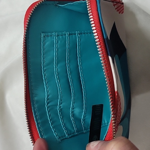 Fossil Keyper Floral Wristlet - Picture 4 of 9